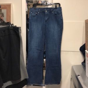 Levi’s Slight Curve Classic Boot Cut Jeans